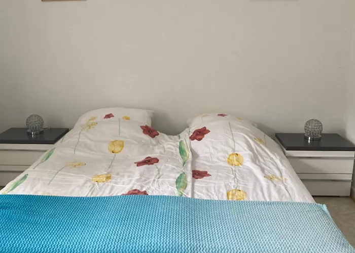 Self Check In 42 M Schlafzimmer Eigenes Badezimmer Mit Badewanne Kochecke Mit Esszimmer Im Einfamilienhaus Eigenes Badezimmer Keine Ubytování v soukromí