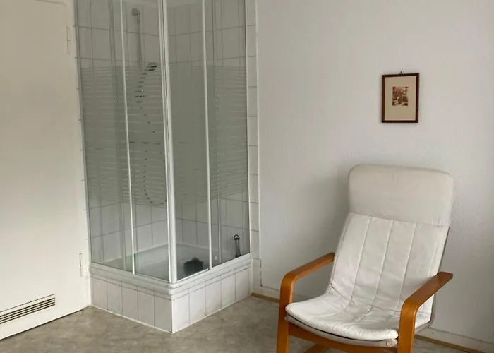 Self Check In 42 M Schlafzimmer Eigenes Badezimmer Mit Badewanne Kochecke Mit Esszimmer Im Einfamilienhaus Eigenes Badezimmer Keine * 杜伊斯堡