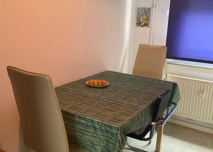 民宿 Self Check In 42 M Schlafzimmer Eigenes Badezimmer Mit Badewanne Kochecke Mit Esszimmer Im Einfamilienhaus Eigenes Badezimmer Keine *